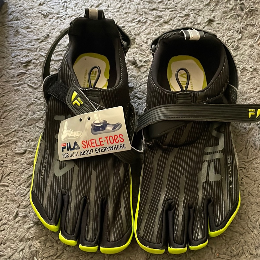 Fila Skeletoes NWT